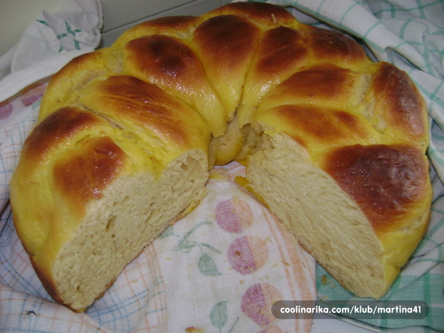 Slatki kruh za uskrs