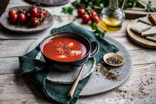 Tomaten-Basilikum-Suppe — Coolinarika